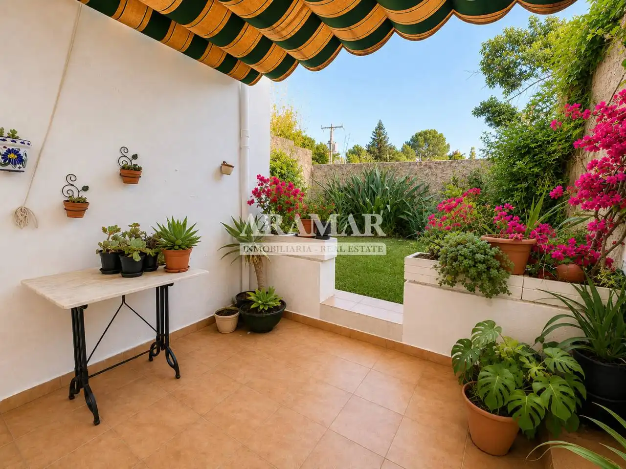 Jardí de Casa o xalet en venda en Sagra amb Jardí privat, Terrassa i Moblat