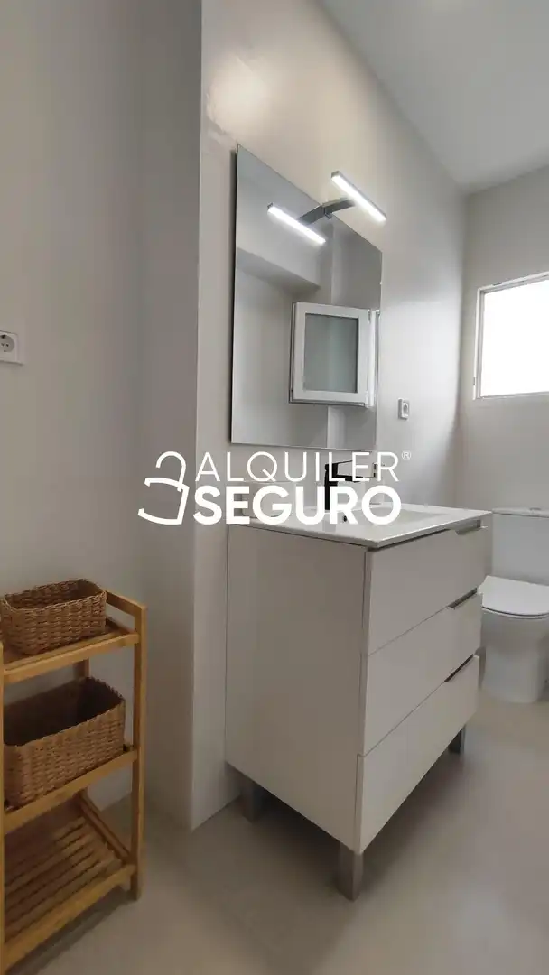 Wohnung zur Miete in Río Escalona , Penya - Roja - Avda. Francia
