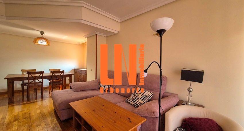 Sala d'estar de Pis de lloguer en Villanueva de la Cañada amb Calefacció, Jardí privat i Parquet
