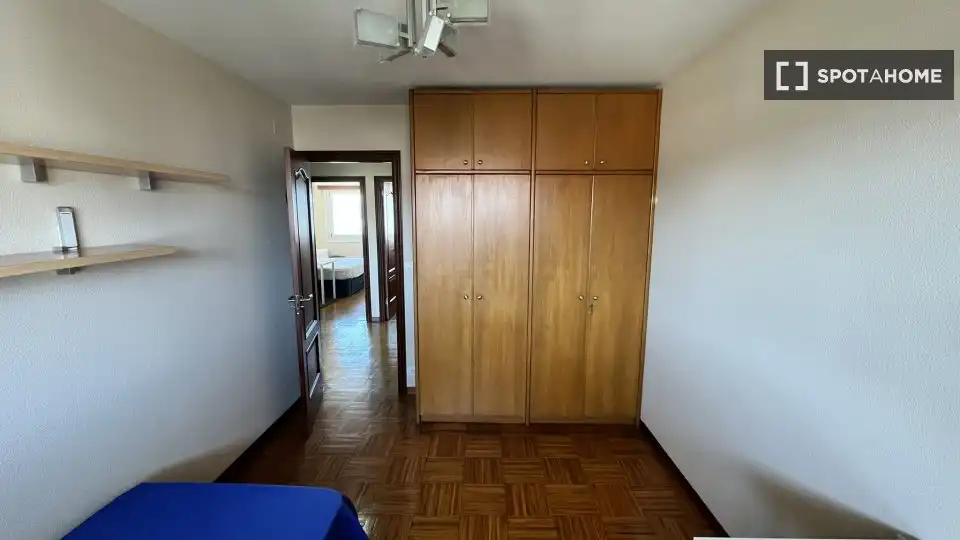 Room in Plaza Industria
