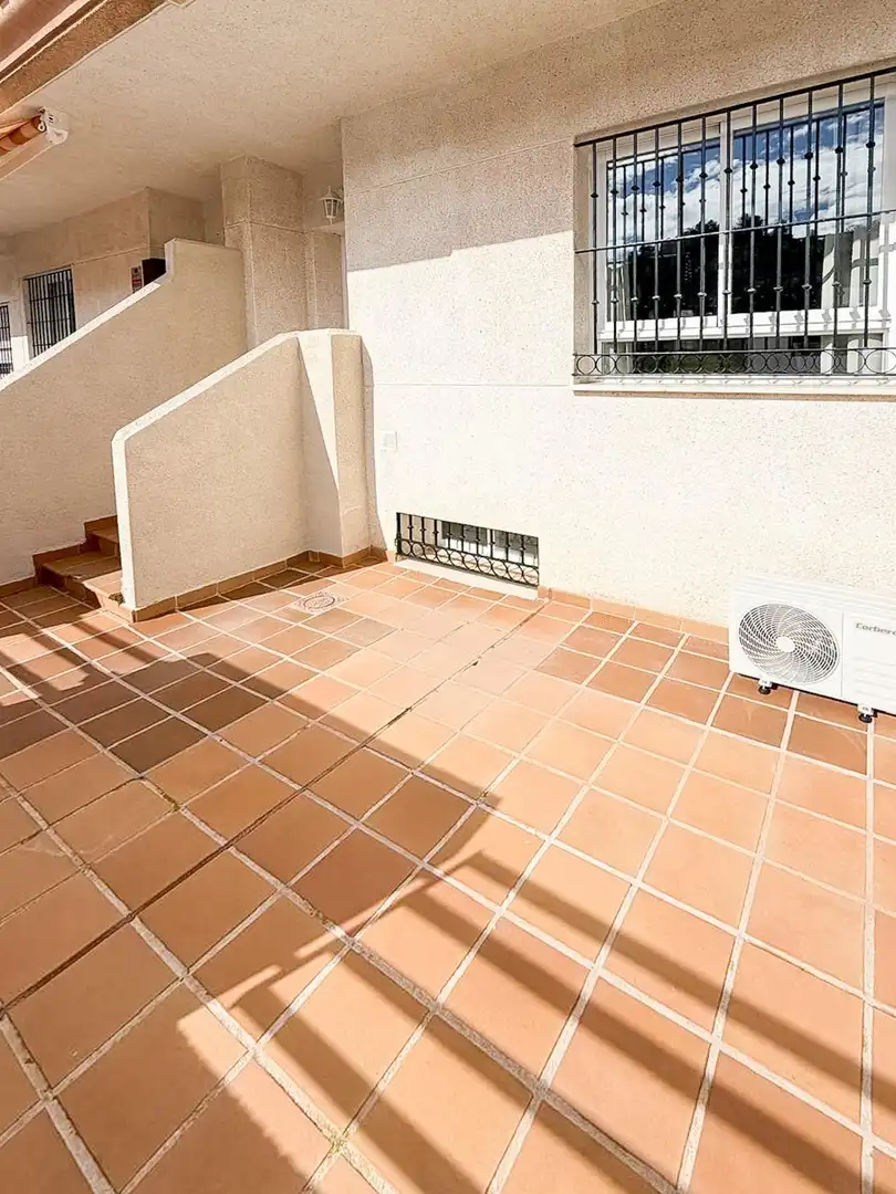 Terrassa de Casa adosada en venda en Alhaurín de la Torre amb Aire condicionat, Jardí privat i Terrassa