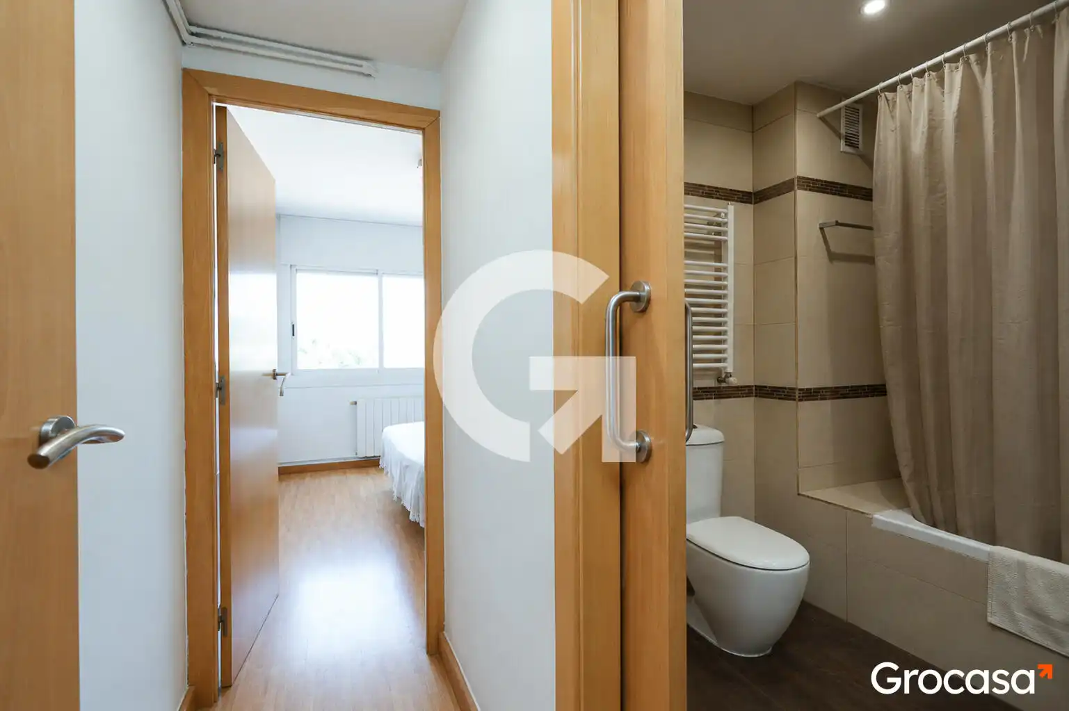 Bathroom of Flat for sale in Gavà  with Air Conditioner, Heating and Oven