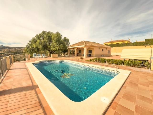 Casa-chalet en Alquiler en Pedanías Este