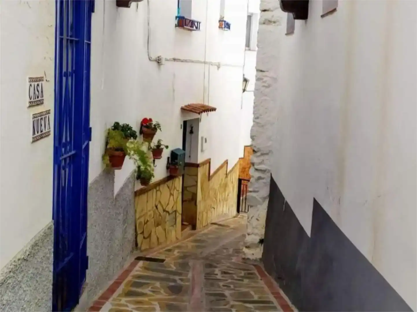 Vista exterior de Casa adosada en venda en Canillas de Albaida amb Aire condicionat, Traster i Balcó