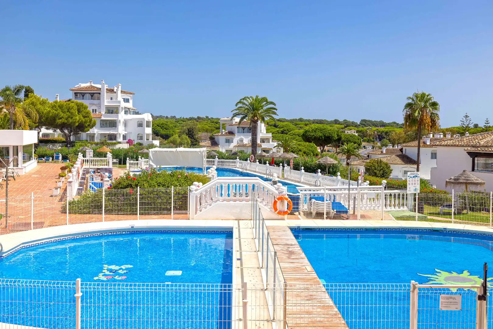 Swimming pool of Flat for sale in Marbella  with Air Conditioner, Heating and Terrace