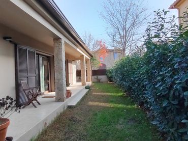 House with garden for sale in Sant Pere Pescador