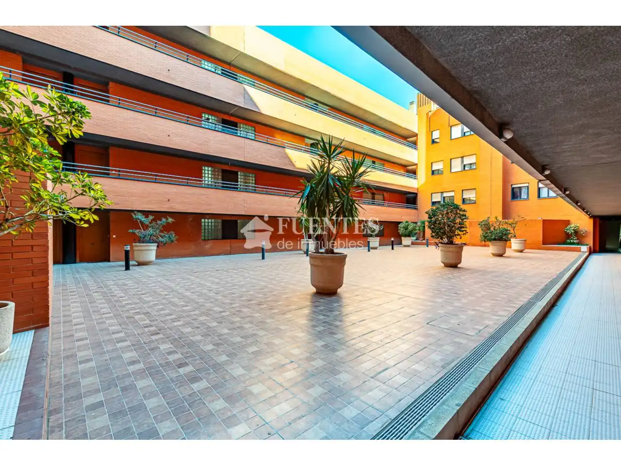 Flat for sale in Calle pintor baeza, Altozano - Conde Lumiares