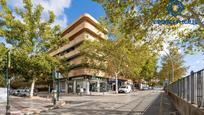 Vista exterior de Pis en venda en  Granada Capital amb Terrassa i Balcó