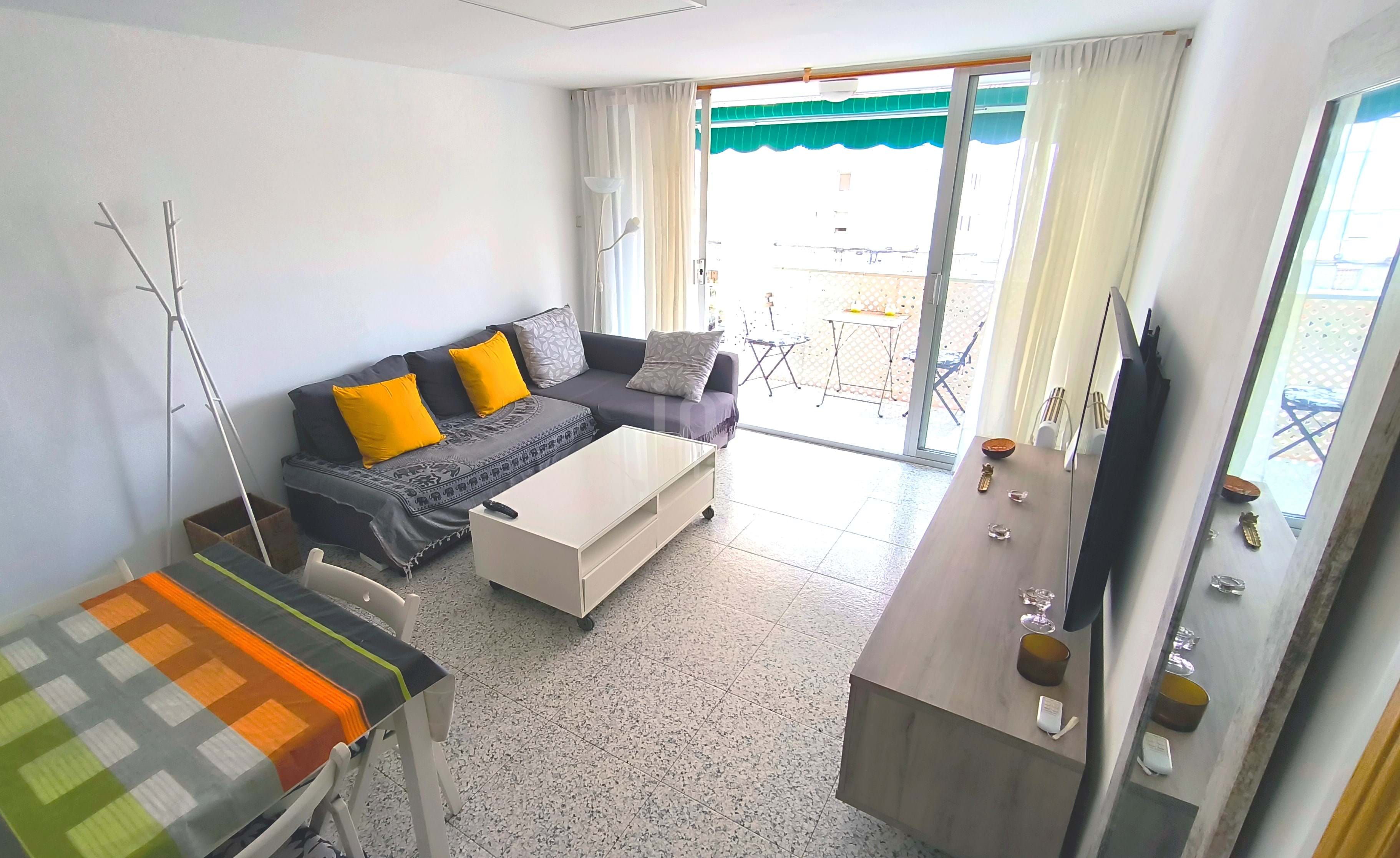 Living room of Flat for sale in L'Hospitalet de Llobregat