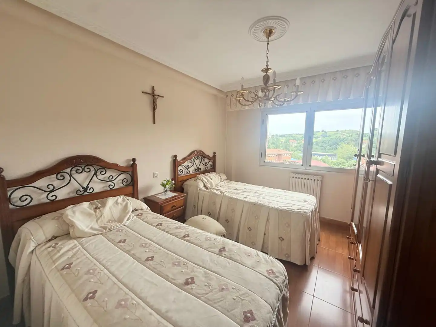 Bedroom of Flat for sale in Avilés  with Furnished