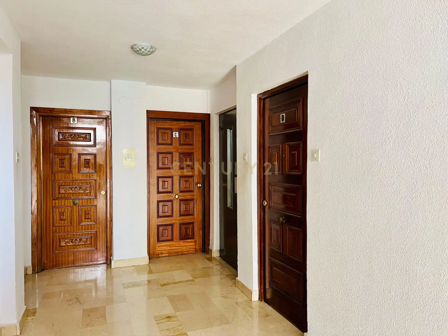 Flat for rent in Granada  with Air Conditioner, Oven and Washing machine
