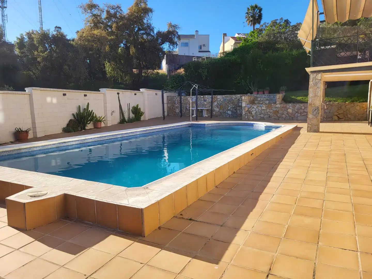 Piscina de Casa o xalet en venda en Badajoz amb Aire condicionat, Calefacció i Jardí privat