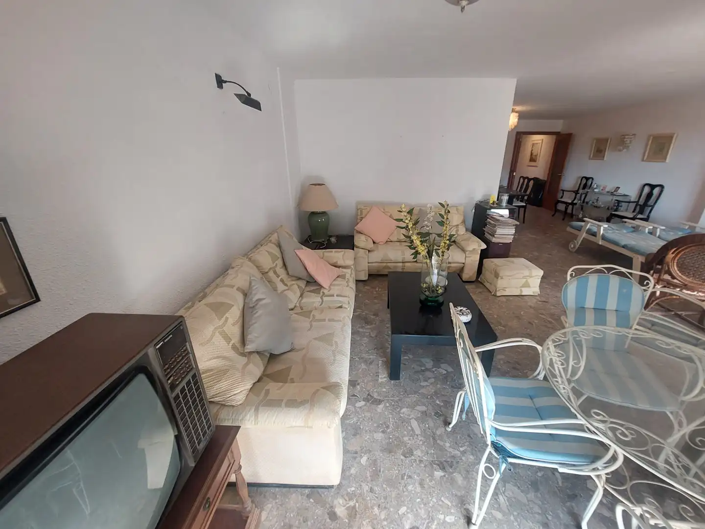 Sala de estar de Apartamento en venta en Salou con Terraza, Amueblado y Piscina comunitaria