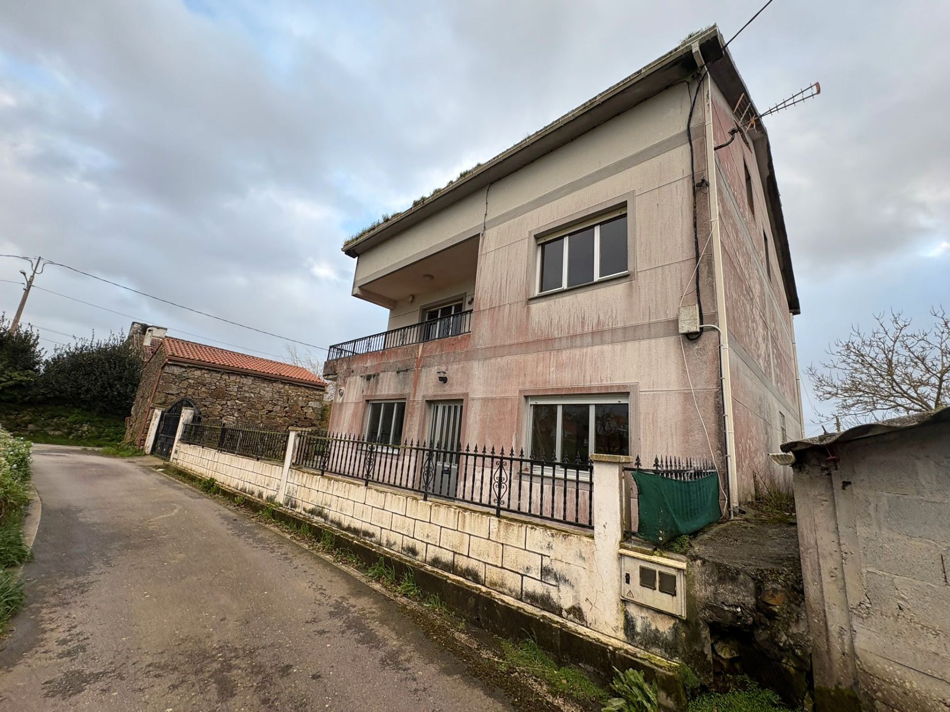 Exterior view of House or chalet for sale in Cabana de Bergantiños  with Balcony