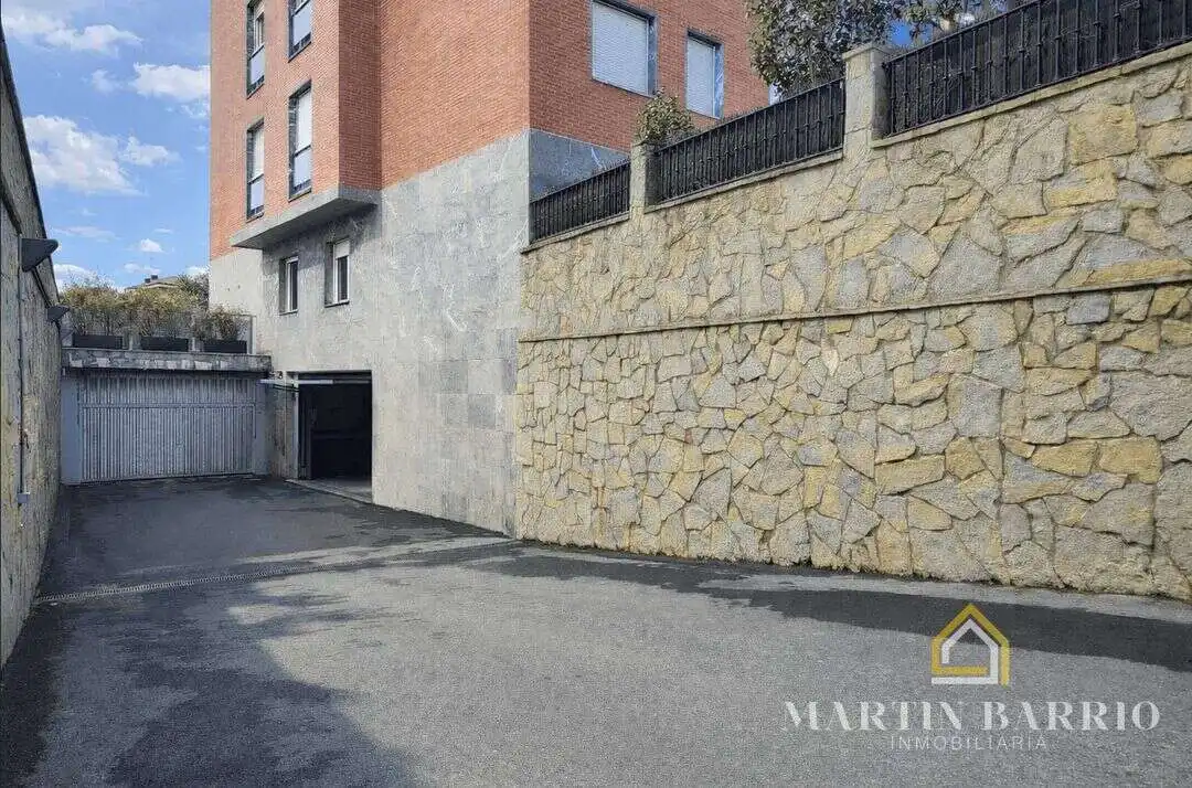 Parking de Piso en venta en Getxo  con Aire acondicionado, Calefacción y Jardín privado