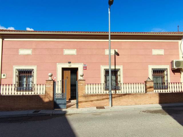 Casa-chalet en Venta en Calle Félix Rodríguez de la Fuente en La Carlota