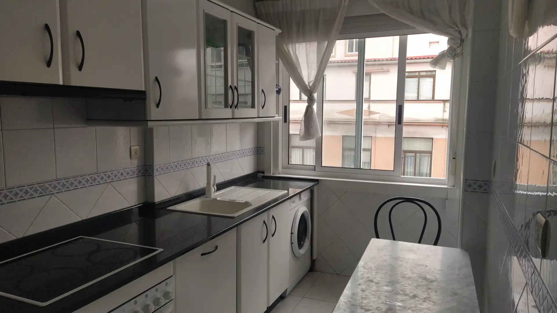 Kitchen of Flat for rent in A Coruña Capital   with Furnished, Oven and Washing machine