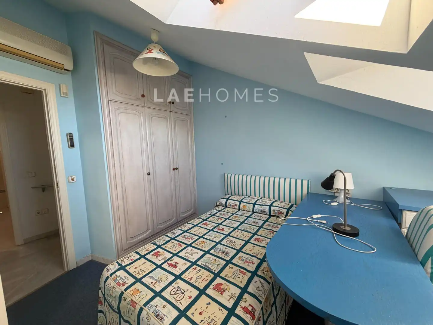 Schlafzimmer von Maisonette zum Verkauf in Jaén mit Klimaanlage und Balkon