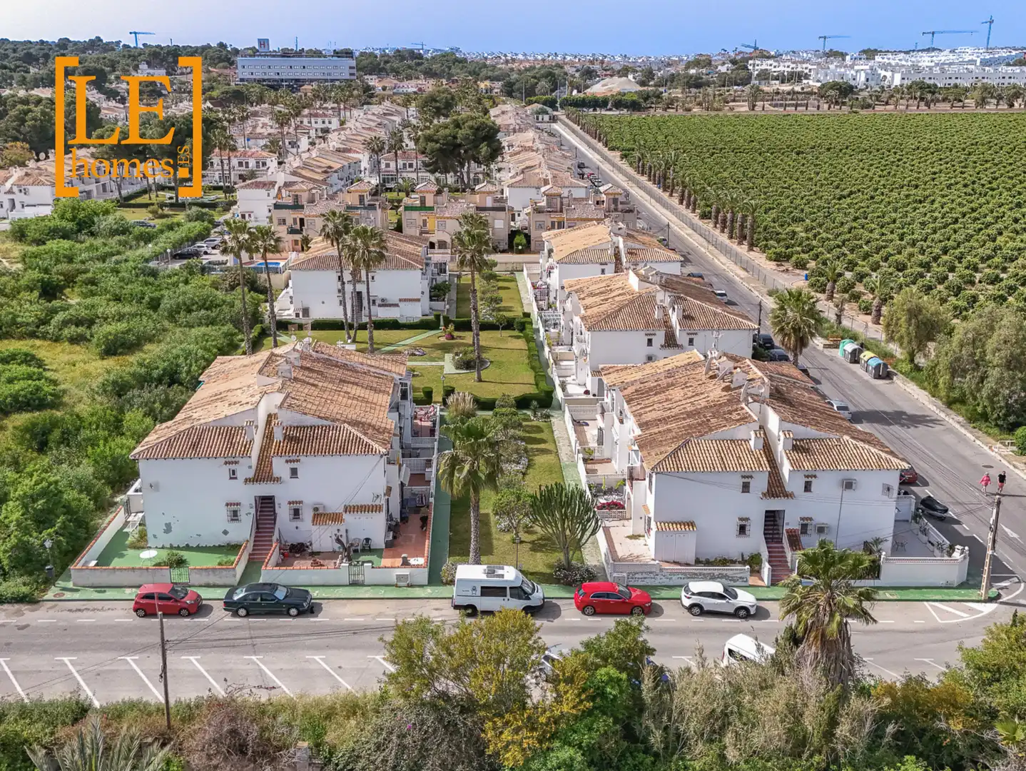 Vista exterior de Planta baja en venta en Torrevieja con Aire acondicionado, Amueblado y Horno