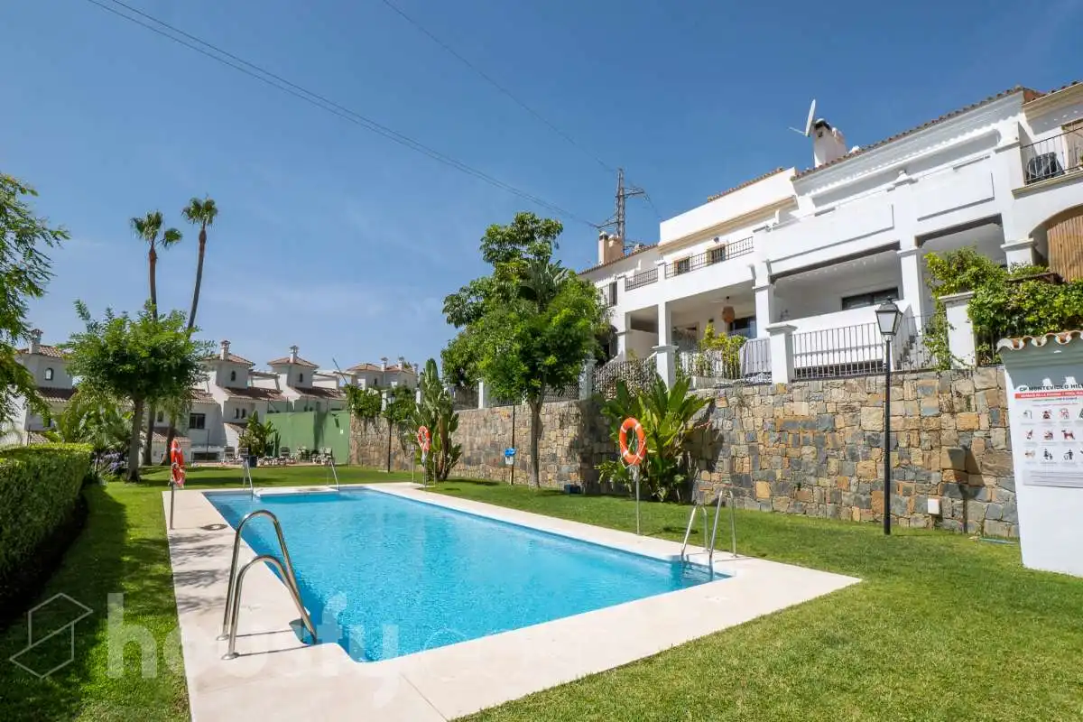 Exterior view of Houses for sale in Estepona  with Air Conditioner, Heating and Private garden
