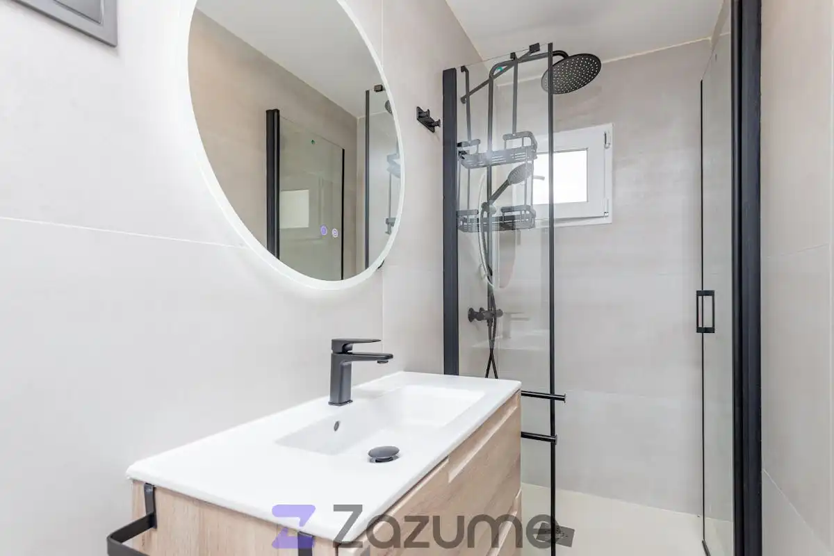 Baño de Piso de alquiler en Madrid con Aire acondicionado, Calefacción y Parquet