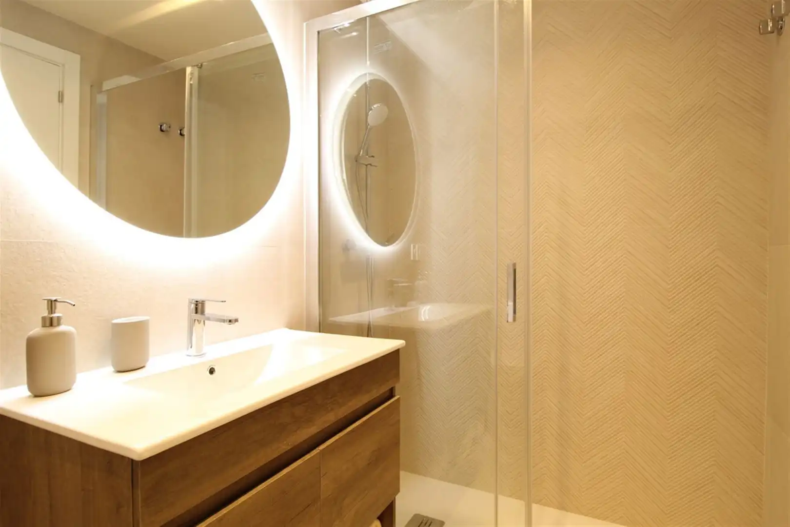 Bany de Apartament en venda en Estepona amb Aire condicionat