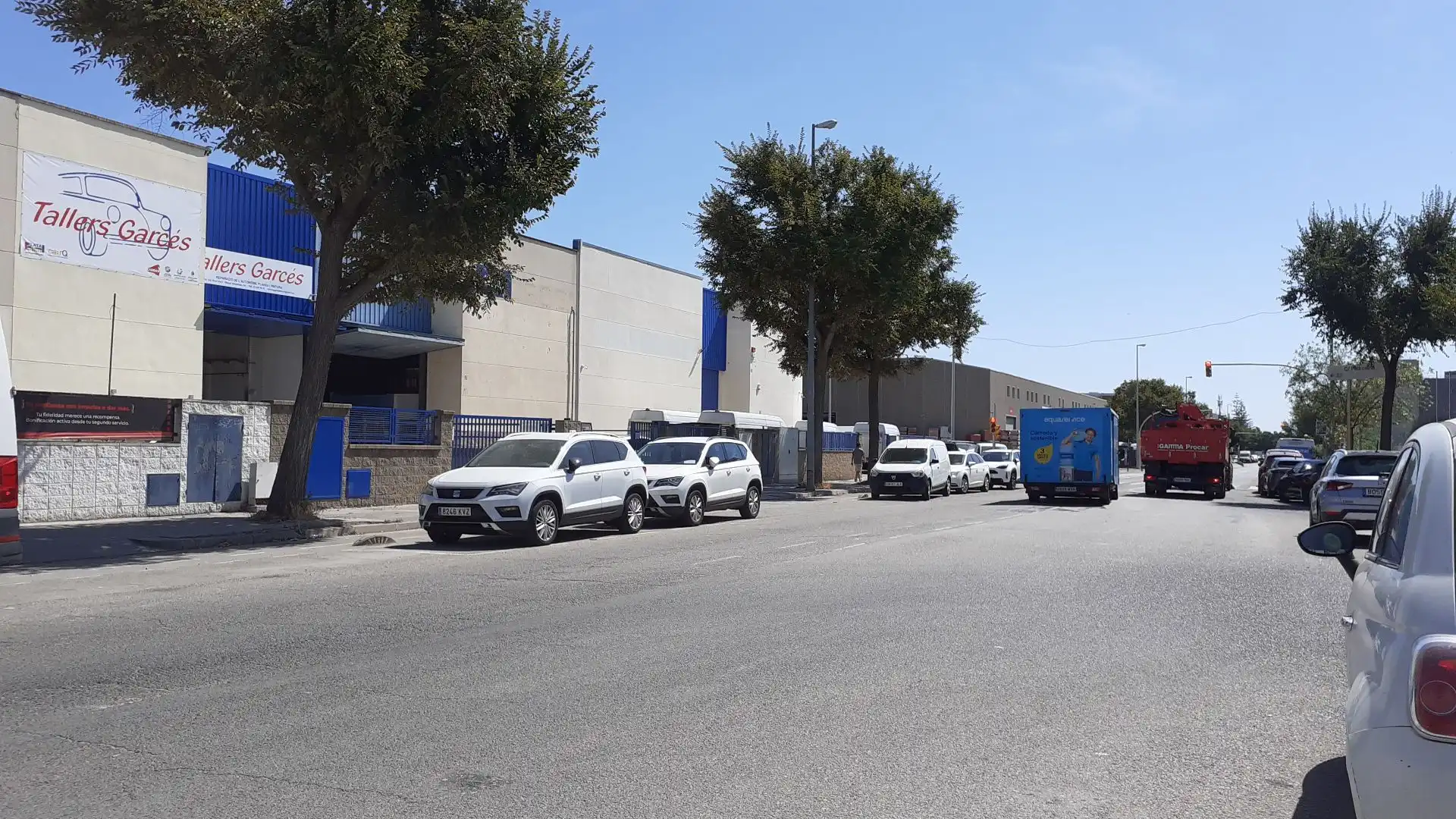 Außenansicht von Fabrikhallen zur Miete in L'Hospitalet de Llobregat