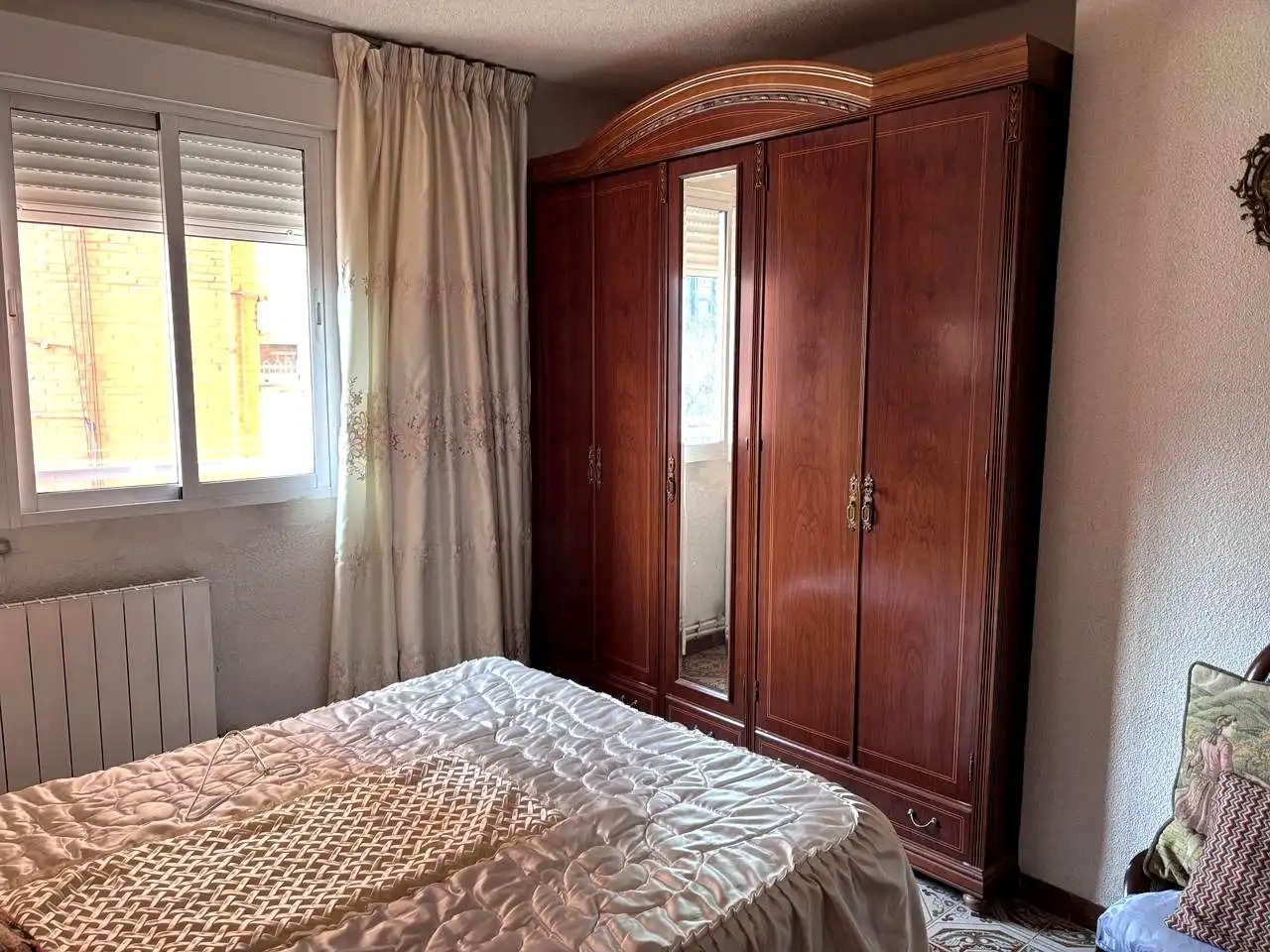 Bedroom of Flat for sale in Madrid  with Heating, Furnished and Alarm