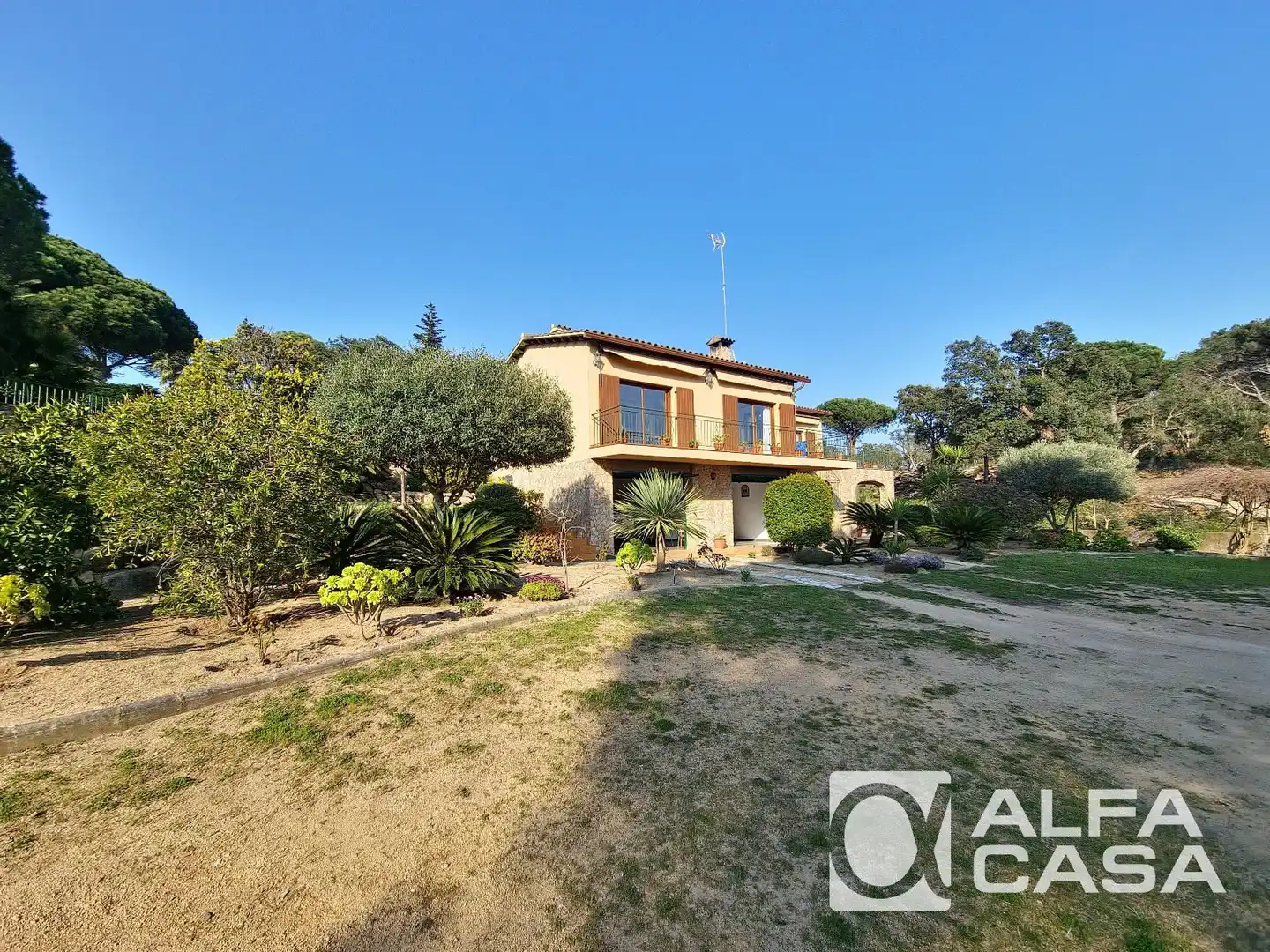 Garden of Houses for sale in Lloret de Mar  with Air Conditioner, Heating and Parquet flooring