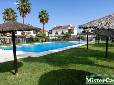 Maison jumelée avec balcon à vendre à Jerez Sur