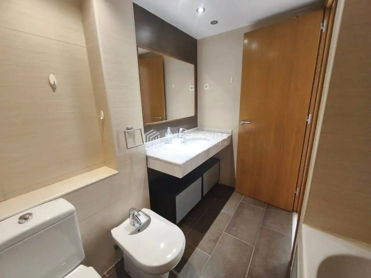 Bathroom of Duplexes for sale in Badalona  with Air Conditioner, Heating and Parquet flooring