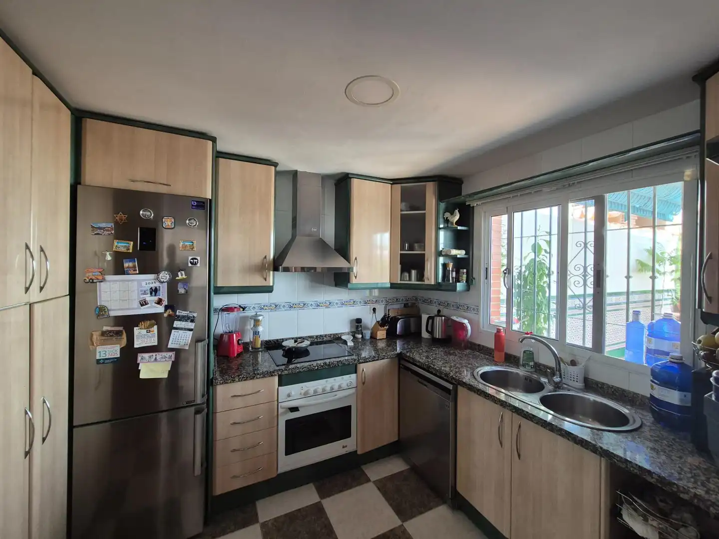Cocina de Casa adosada en venta en Almuñécar con Terraza, Balcón y Piscina comunitaria