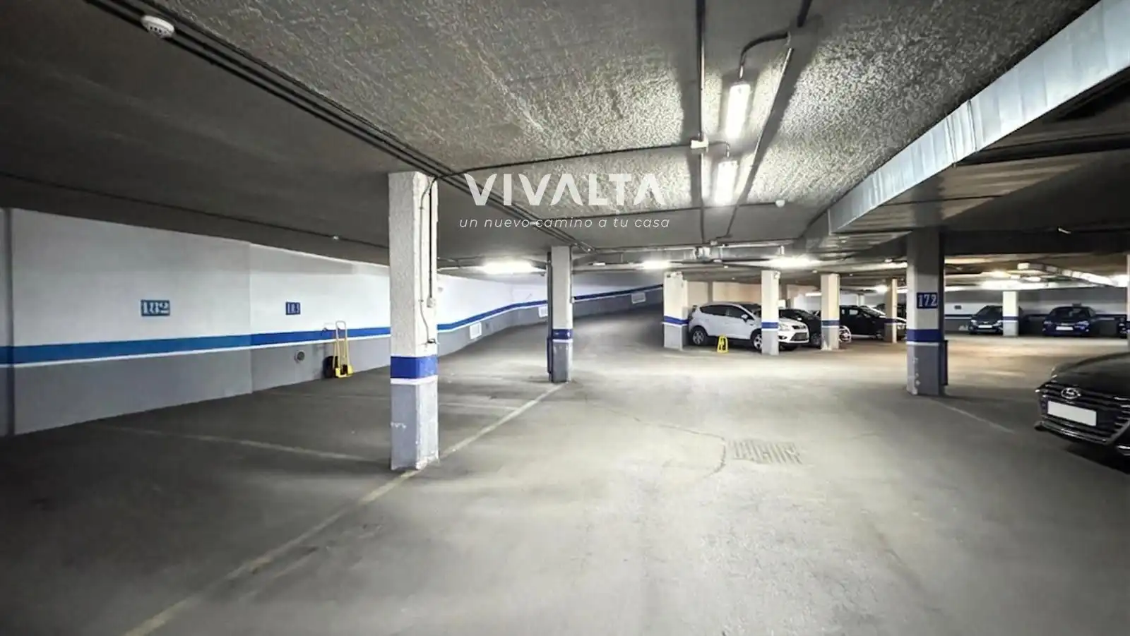 Parking de Piso en venta en Madrid con Aire acondicionado, Calefacción y Trastero