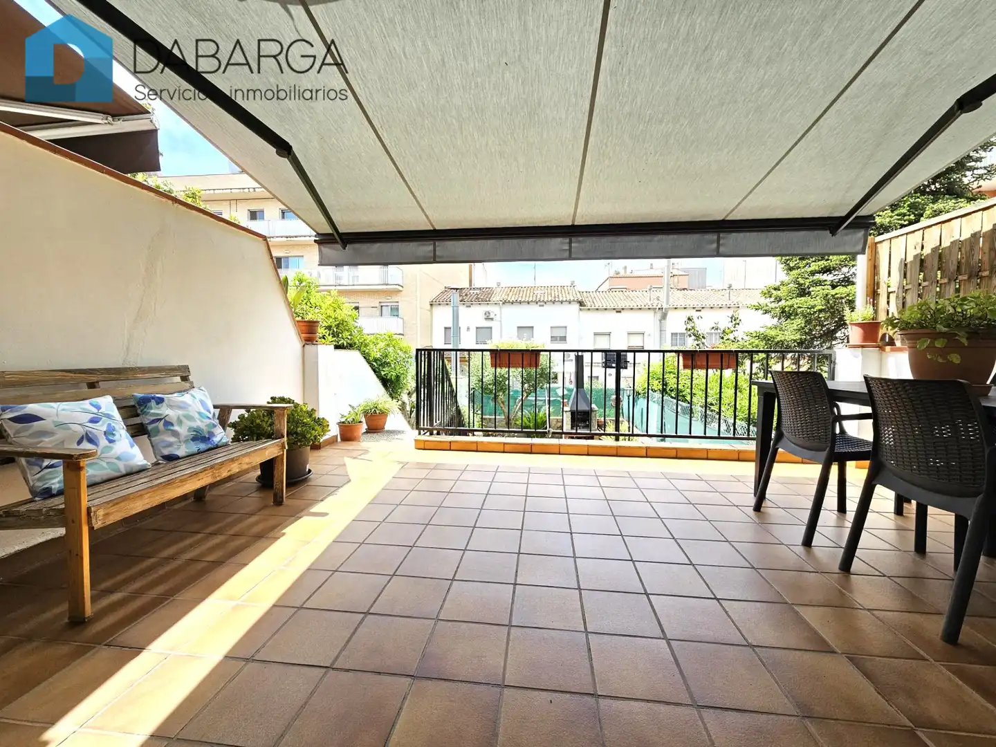 Terrassa de Casa adosada en venda en Ripollet amb Aire condicionat, Calefacció i Jardí privat