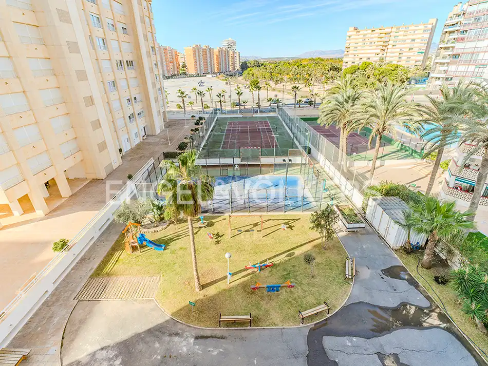 Schwimmbecken von Wohnung zum Verkauf in Alicante / Alacant mit Klimaanlage, Heizung und Gemeinschaftspool