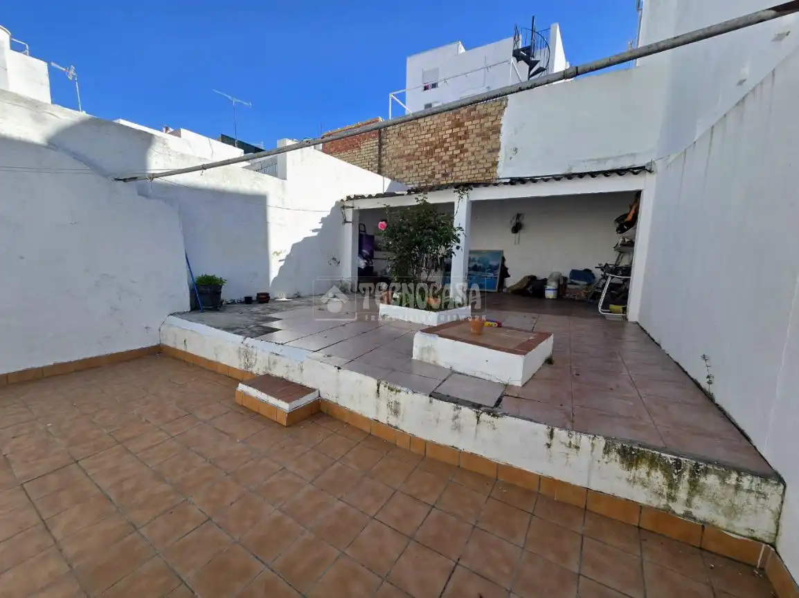 Casa adosada en venda a Morón de la Frontera