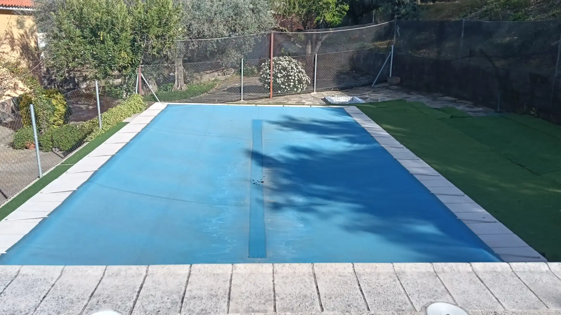 Swimming pool of Land for sale in Las Herencias