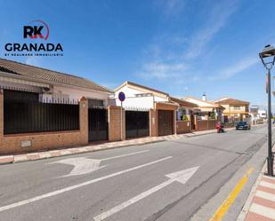 Exterior view of Single-family semi-detached for sale in Churriana de la Vega  with Air Conditioner and Terrace