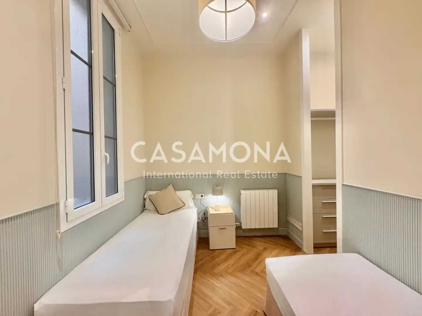 Dormitori de Apartament en venda en Barcelona amb Aire condicionat, Calefacció i Terrassa