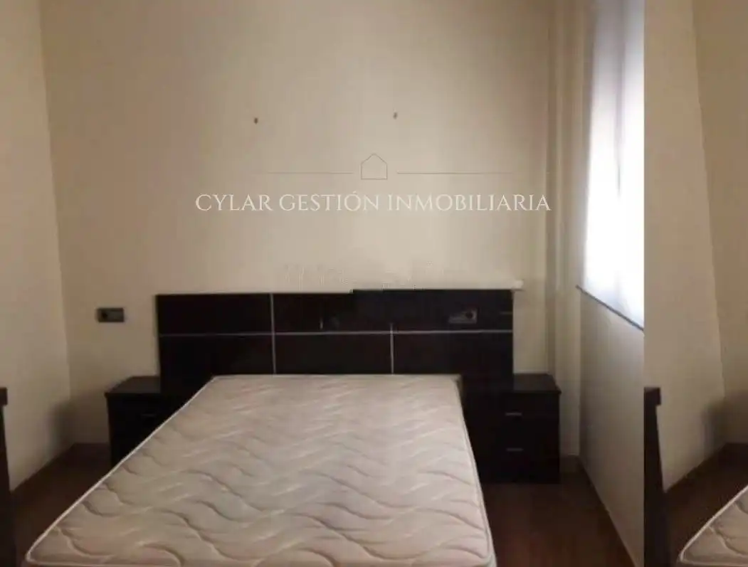 Habitación de Piso de alquiler en Salamanca con Calefacción, Parquet y Amueblado
