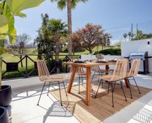 Terrassa de Apartament de lloguer en Benahavís amb Aire condicionat, Terrassa i Piscina