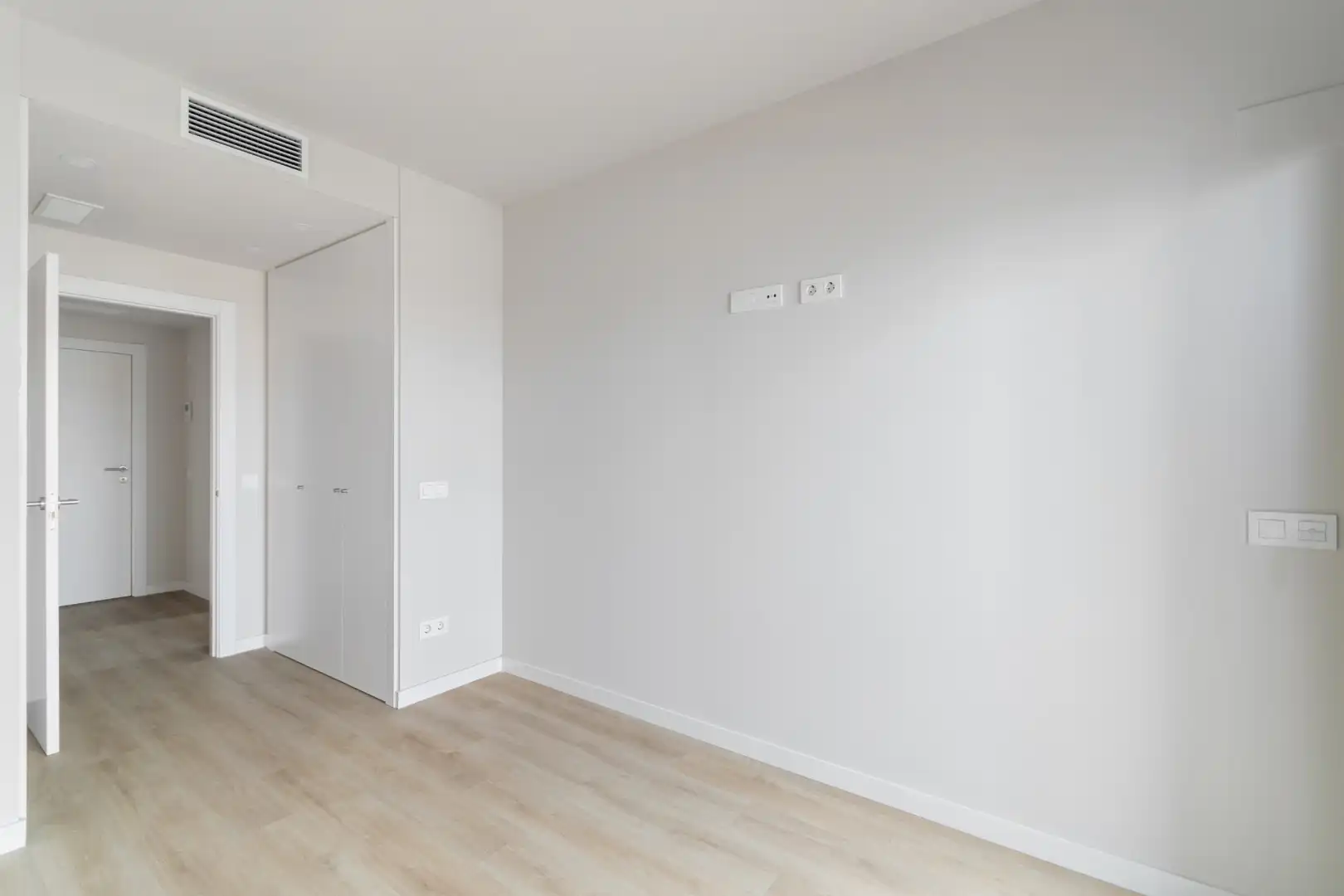 Habitación de Piso de alquiler en Badalona con Aire acondicionado, Terraza y Trastero