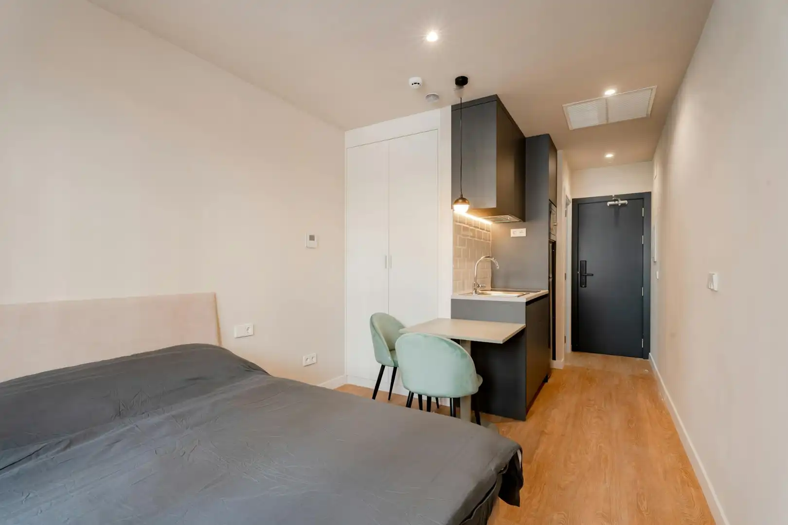Bedroom of Flat for rent in Getafe  with Air Conditioner, Heating and Furnished