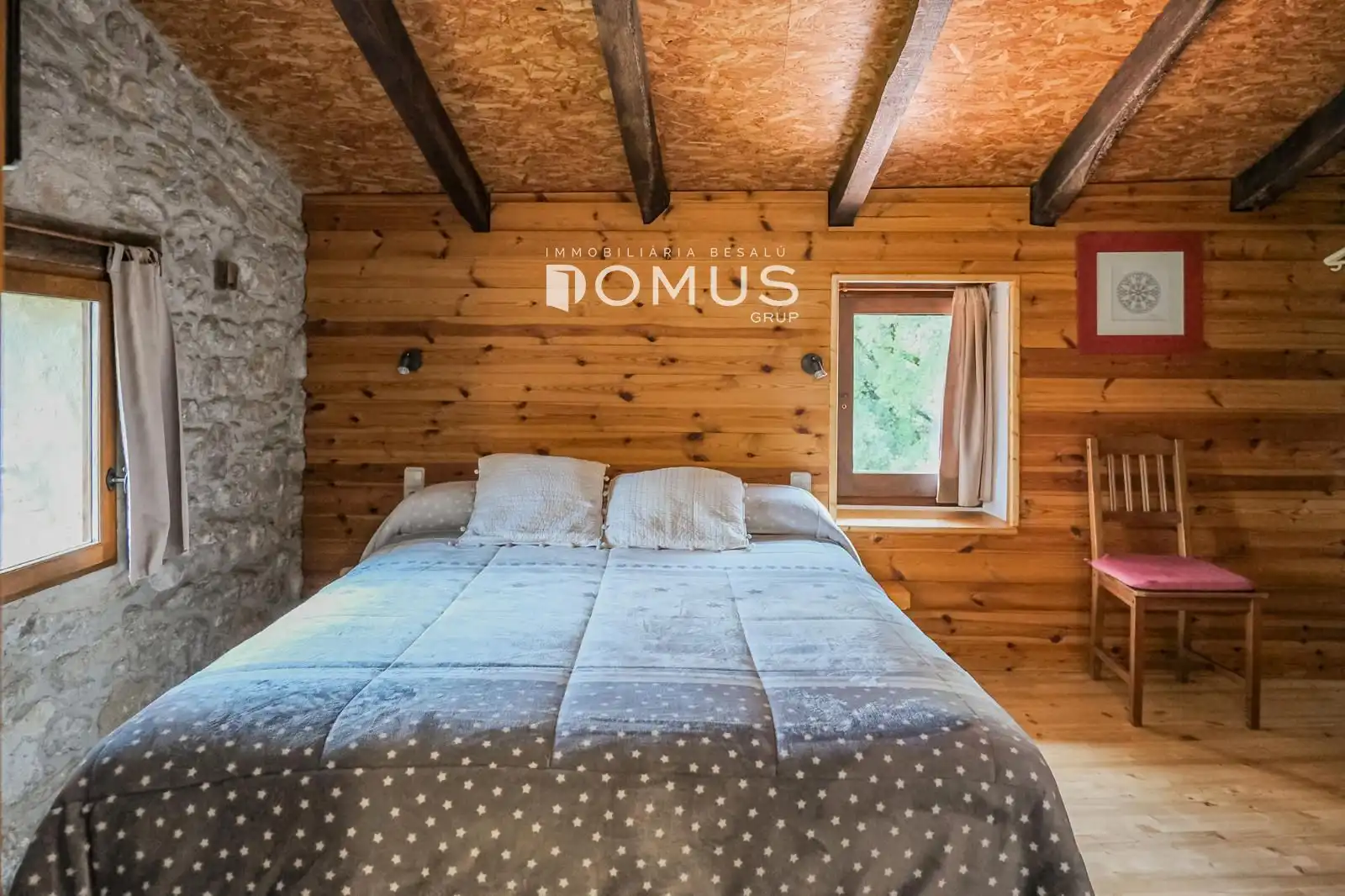 Habitación de Finca rústica en venta en Santa Pau con Calefacción, Parquet y Piscina