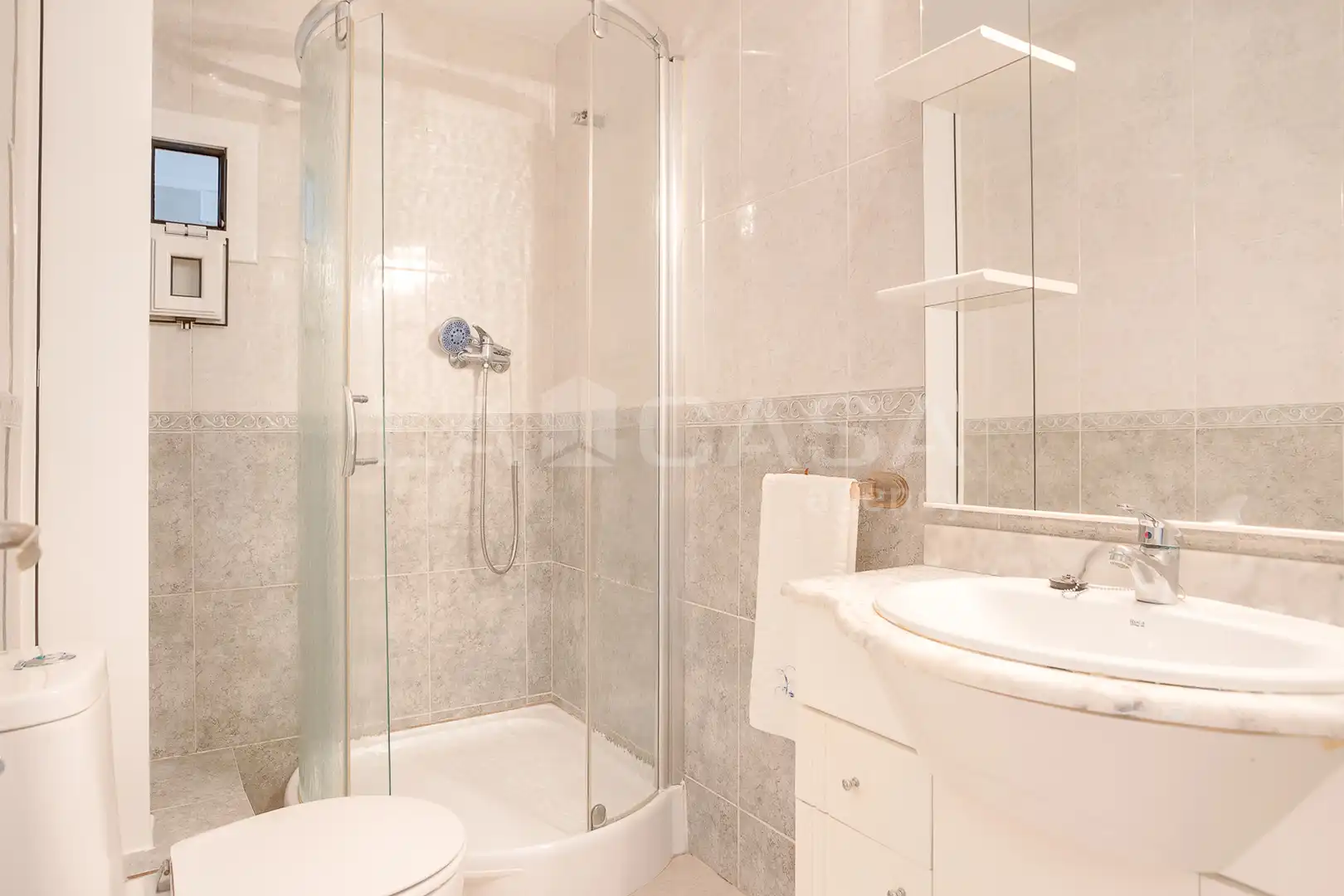 Bathroom of Flat for sale in Cornellà de Llobregat  with Heating