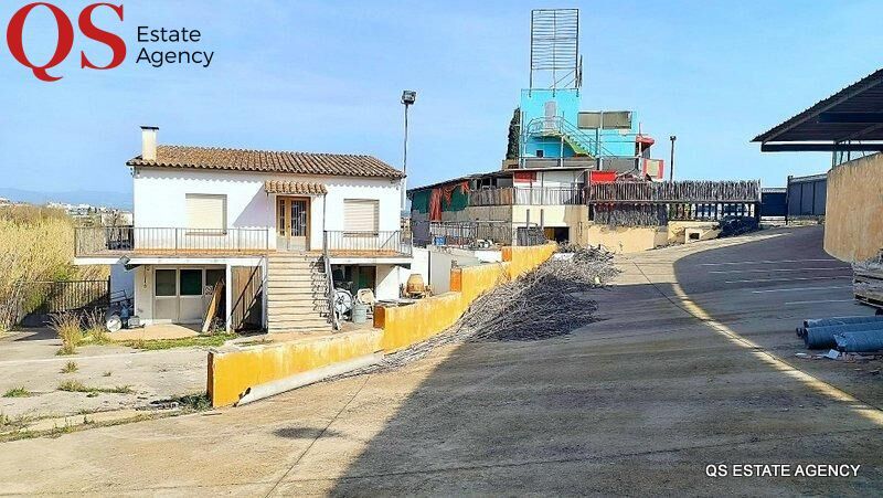 Vista exterior de Edifici en venda en Tordera