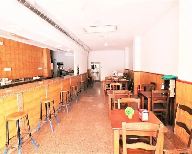Local comercial en venta en Pueblo, imagen 2