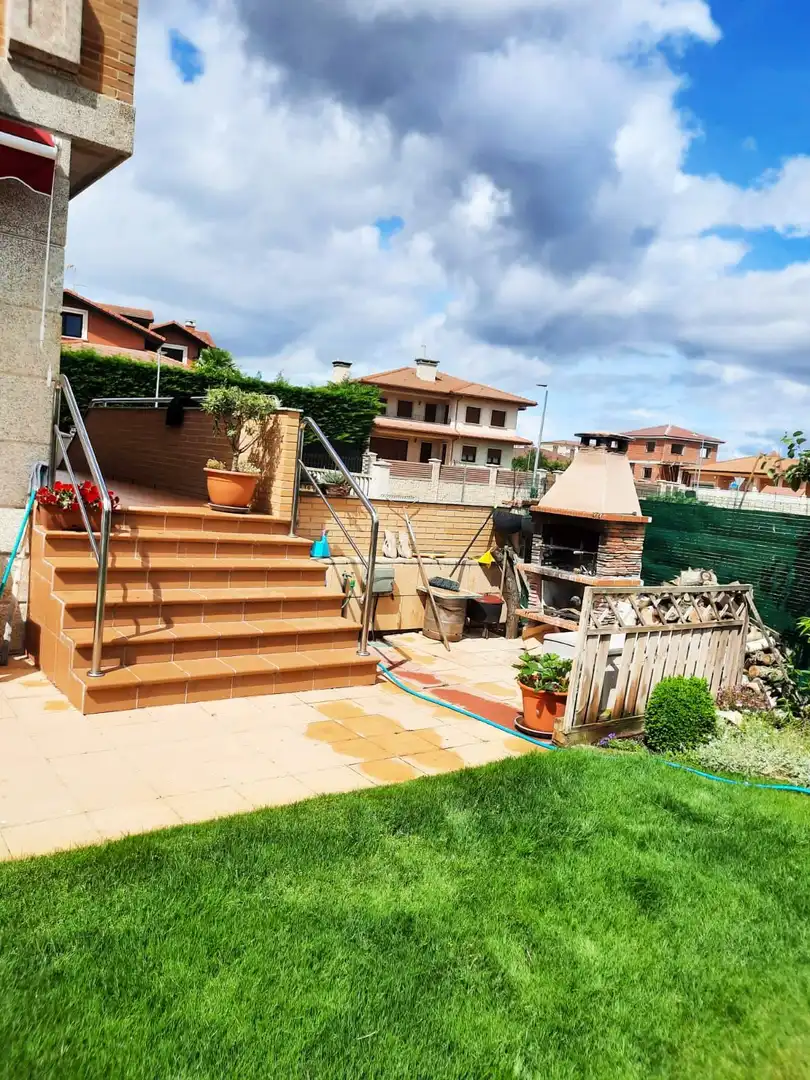 Jardí de Casa adosada en venda en Medina de Pomar amb Calefacció, Jardí privat i Parquet