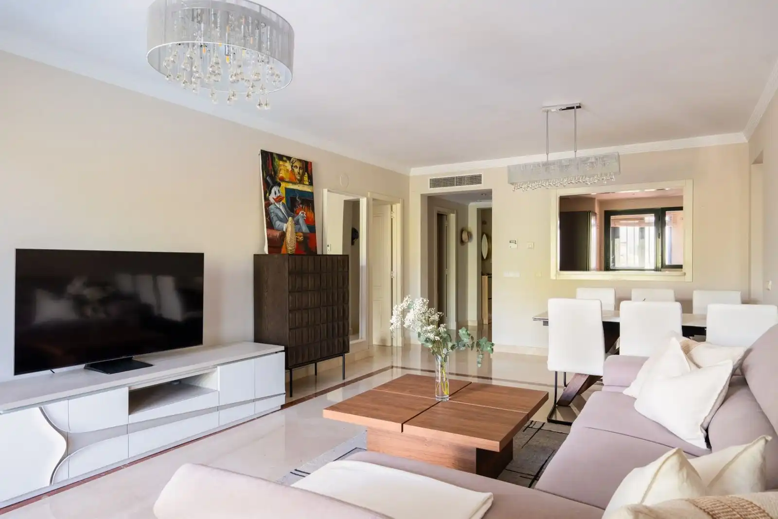 Sala d'estar de Apartament en venda en Marbella amb Aire condicionat, Terrassa i Traster