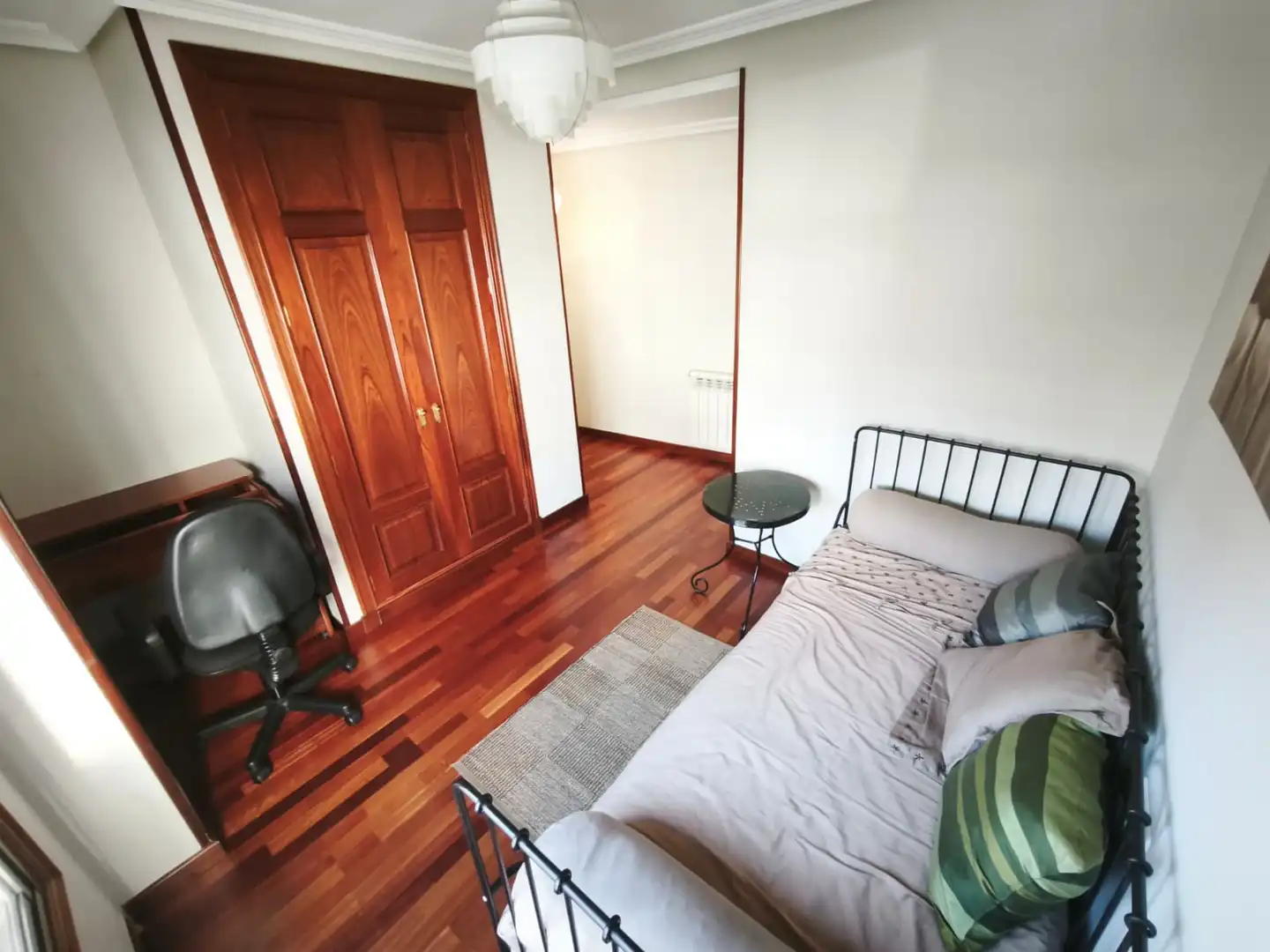 Habitación de Piso de alquiler en Vigo  con Amueblado